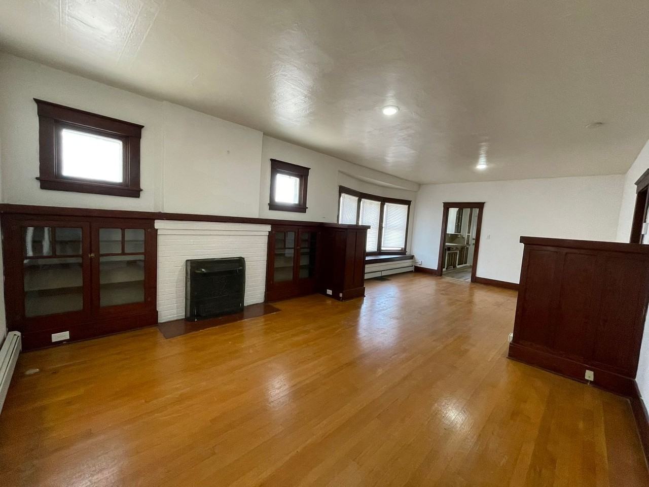 1124 Lake Ave - Photo 3 of 17