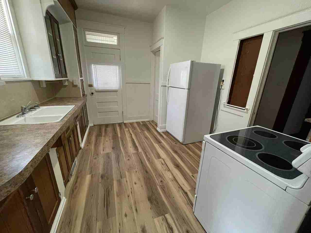 1124 Lake Ave - Photo 5 of 17