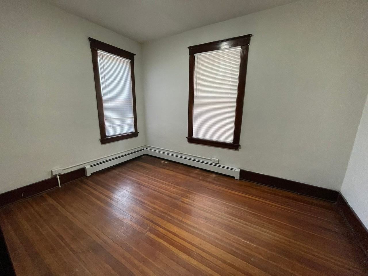 1124 Lake Ave - Photo 7 of 17