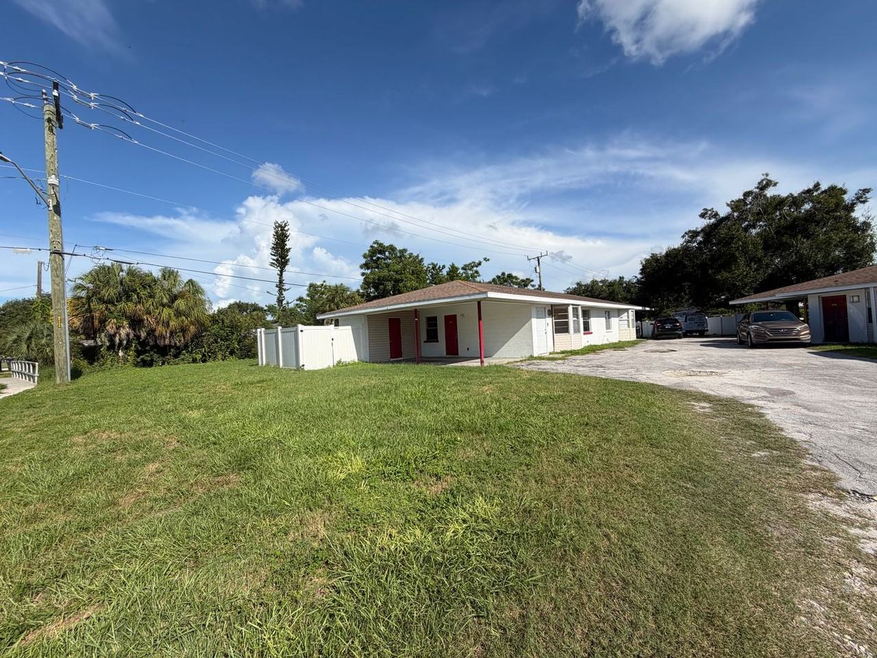 1909 58th Avenue Dr W - Photo 2 of 16