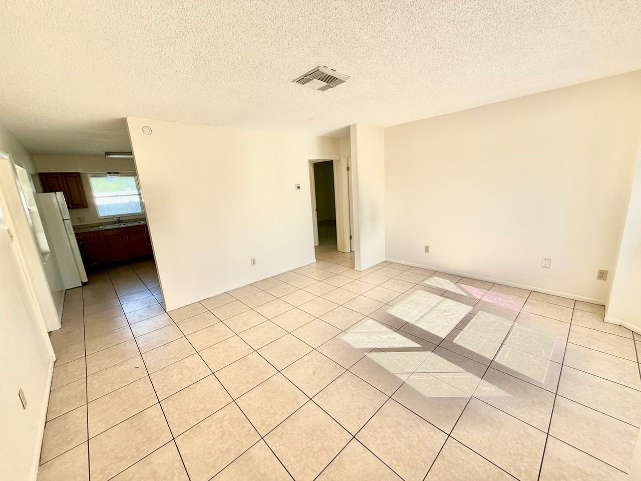 1909 58th Avenue Dr W - Photo 4 of 16