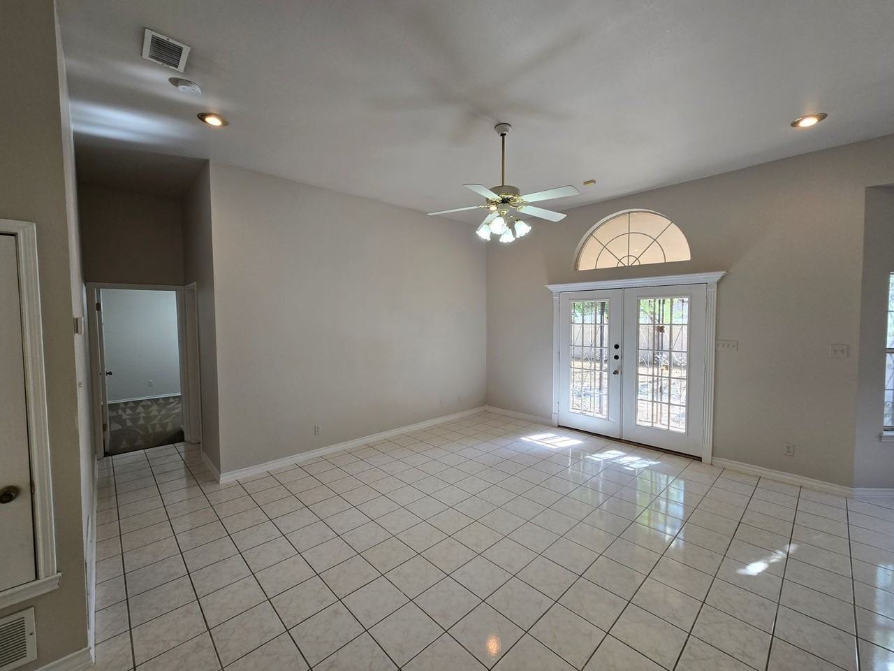 8802 Crossview Loop - Photo 7 of 27