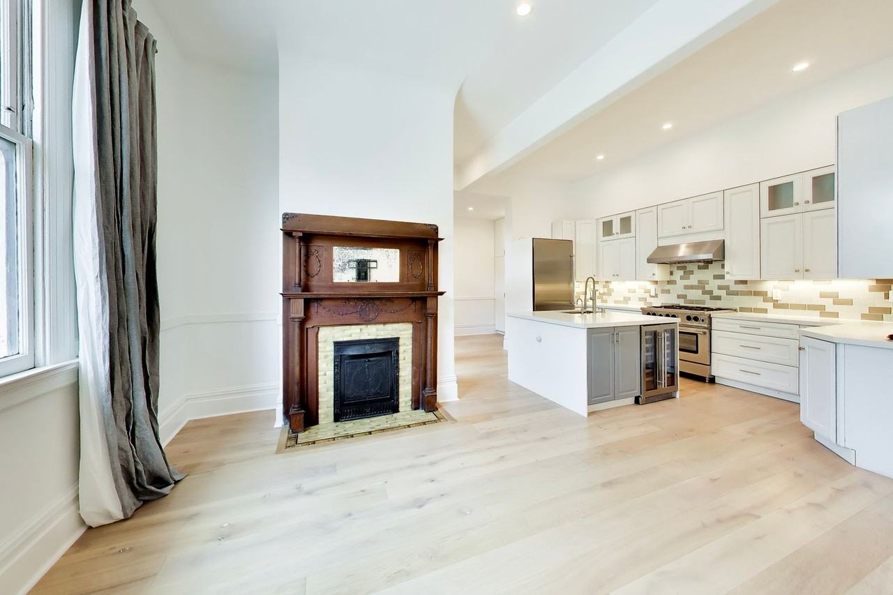 1900 Laguna St - Photo 5 of 34