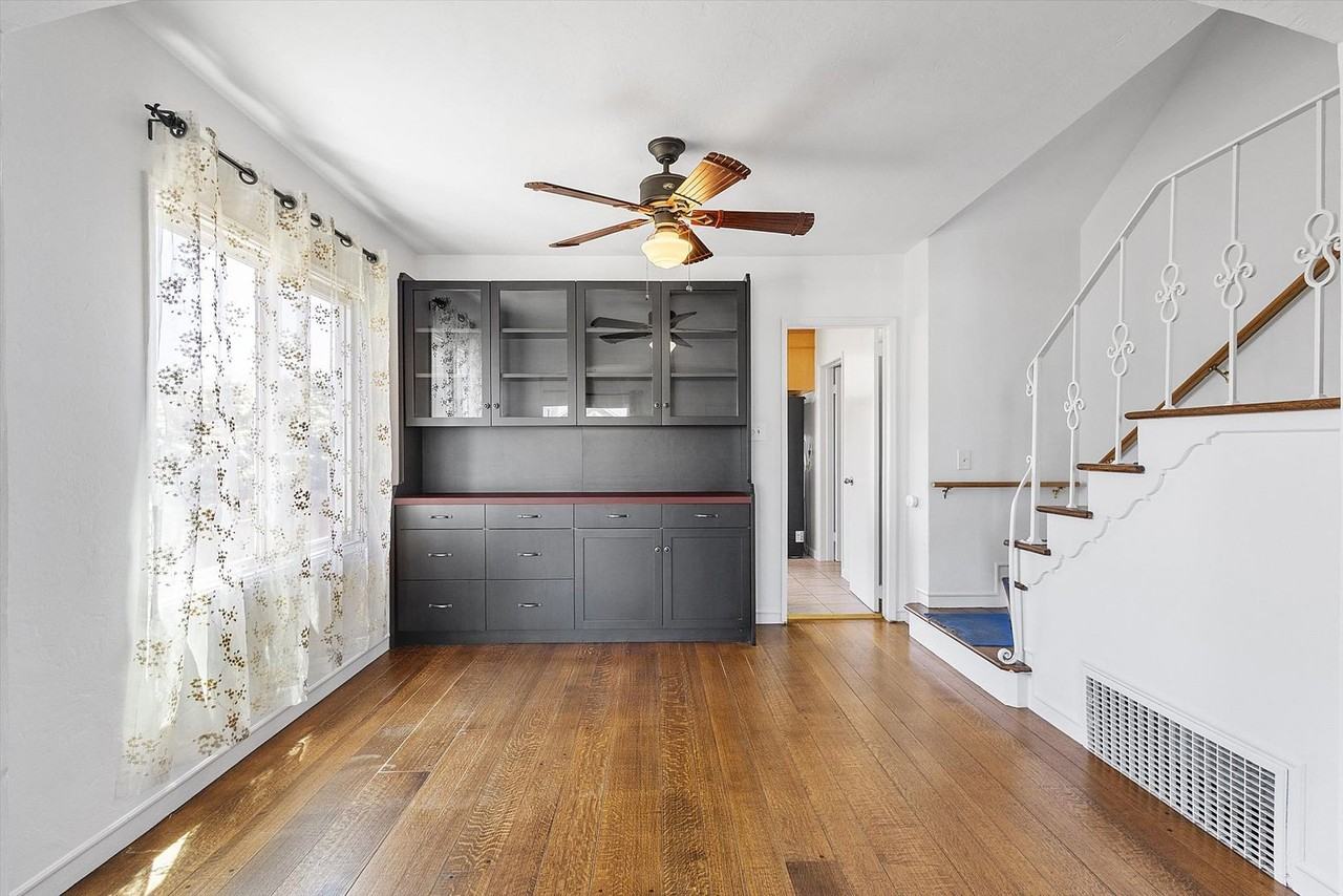 208 Pacific Ave - Photo 5 of 20