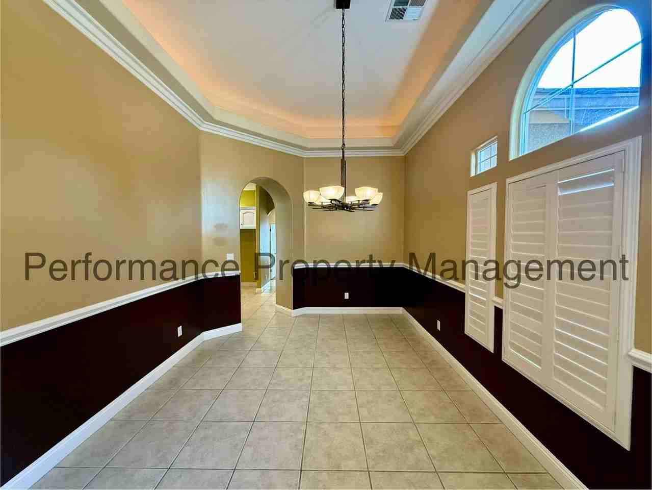 12520 Crown Crest Dr - Photo 4 of 25