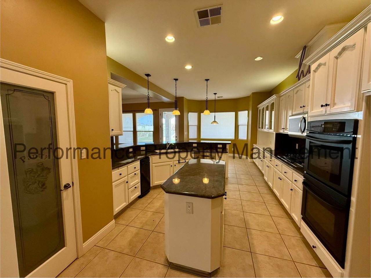12520 Crown Crest Dr - Photo 5 of 25