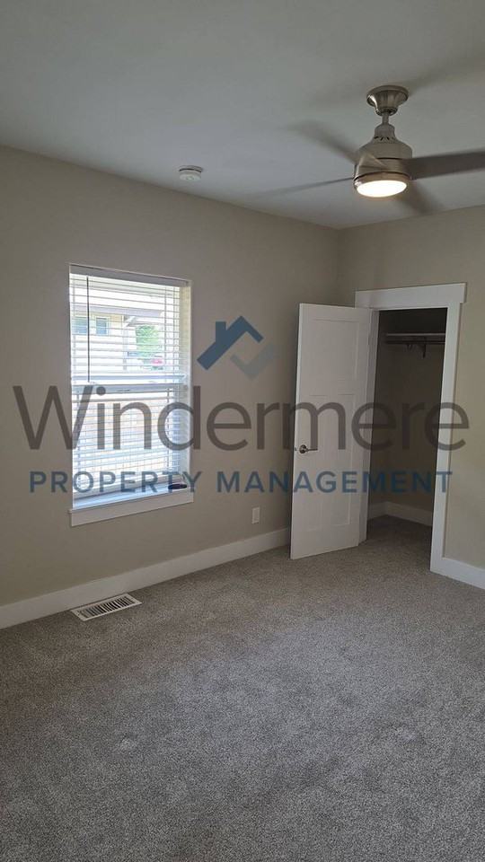 609 Pleasant St - Photo 5 of 14