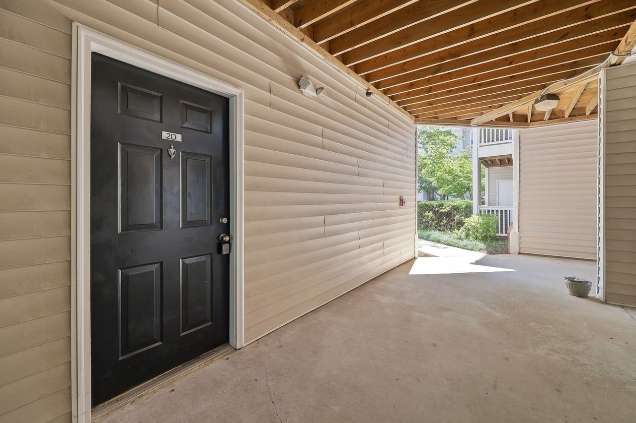 270 Riverbend Dr Apt 2d - Photo 2 of 18