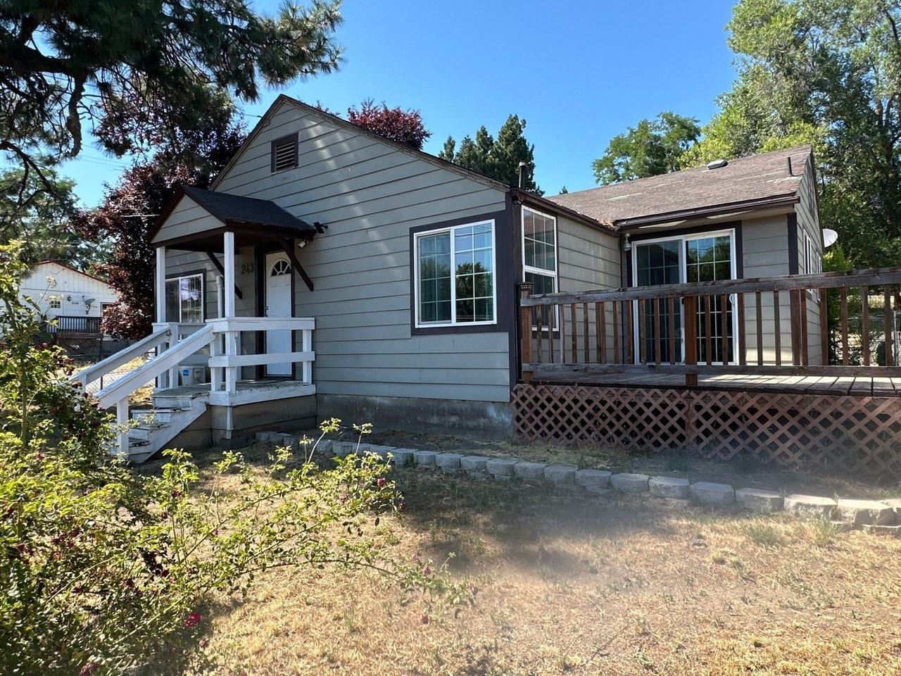 243 Nevada St - Photo 3 of 27