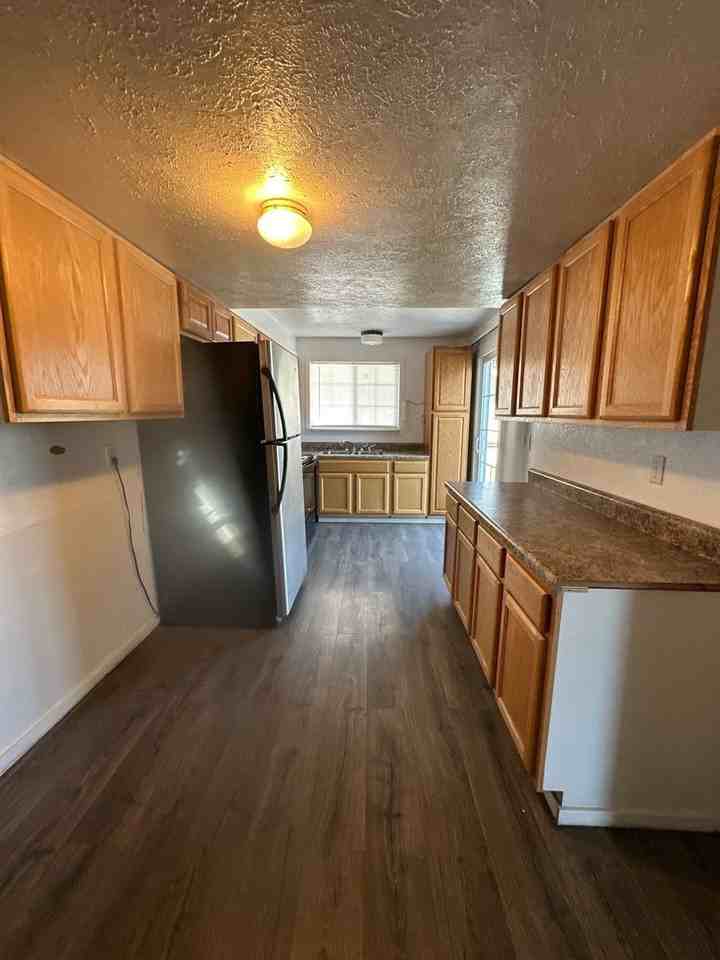 243 Nevada St - Photo 6 of 27
