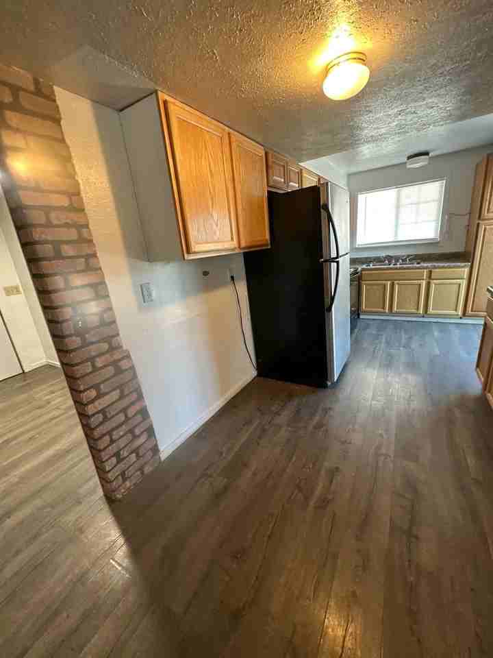 243 Nevada St - Photo 7 of 27