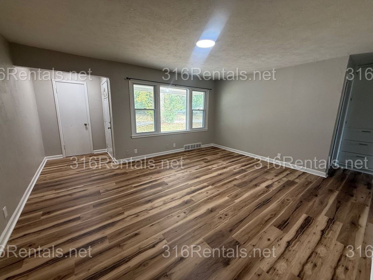2933 E Evans St - Photo 3 of 13