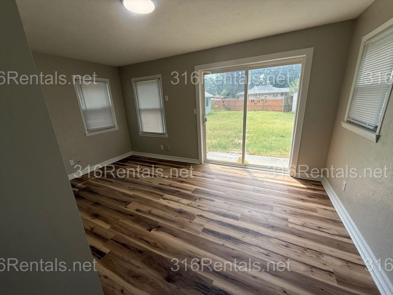 2933 E Evans St - Photo 4 of 13