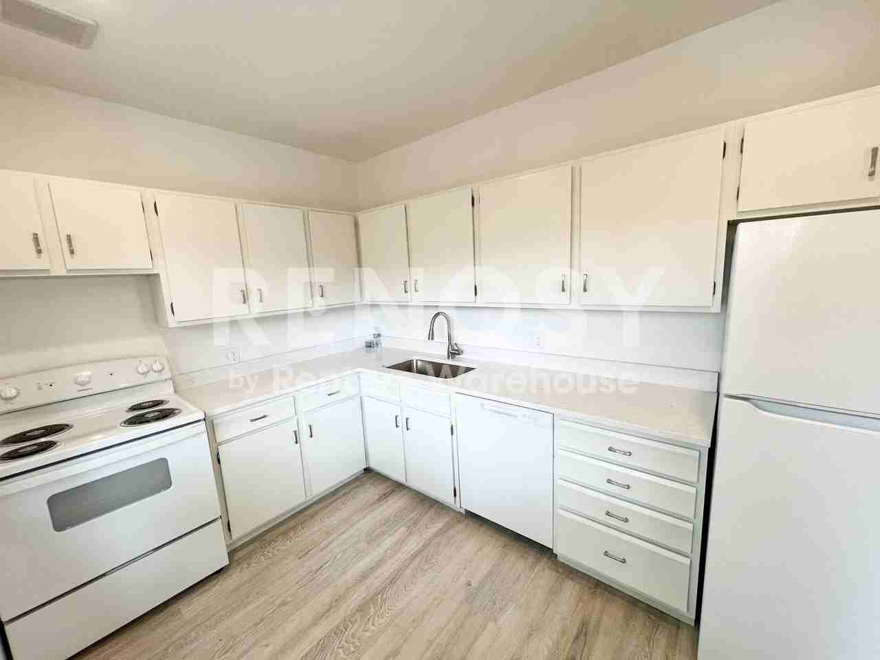 4192 W Pondview Dr - Photo 4 of 29