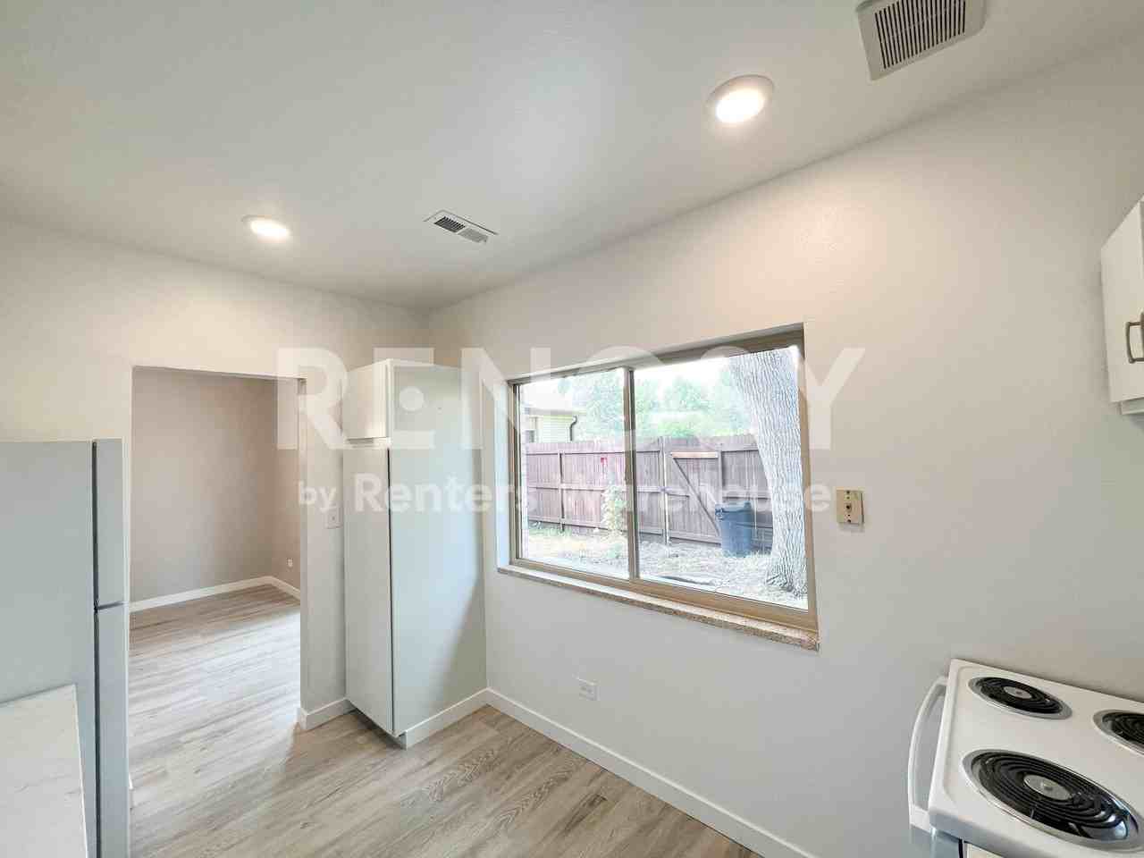4192 W Pondview Dr - Photo 6 of 29