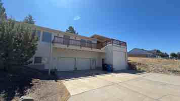 featured image of 3405 Sw Hillcrest Dr