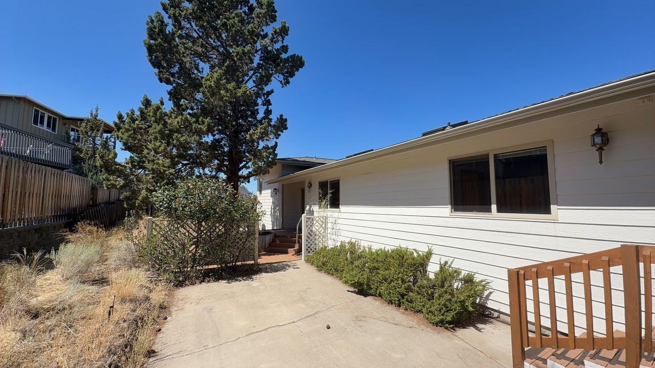 3405 Sw Hillcrest Dr - Photo 4 of 39