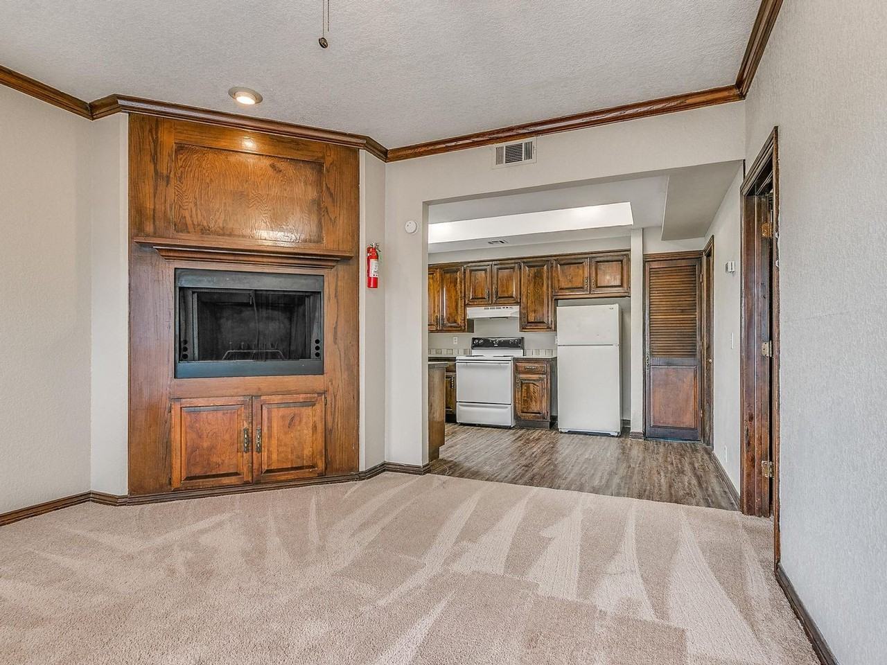 Eagle Crest Apartments - Photo 6 of 50