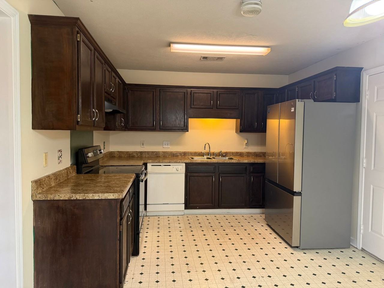 4422 Blake Cir - Photo 5 of 14