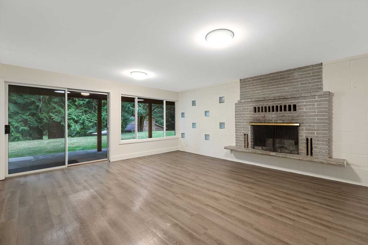 23607 3rd Ave Se - Photo 6 of 25