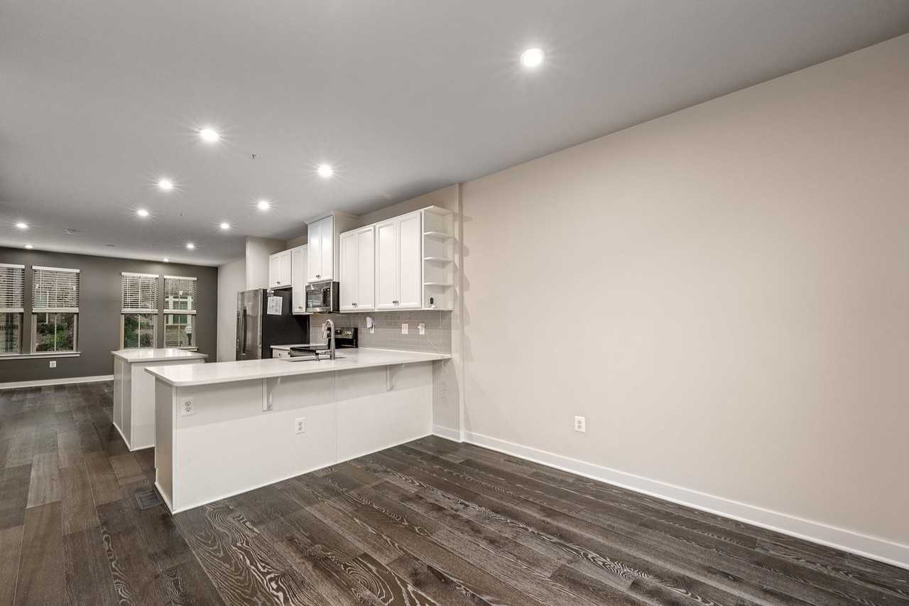 232 S Newkirk St - Photo 7 of 26