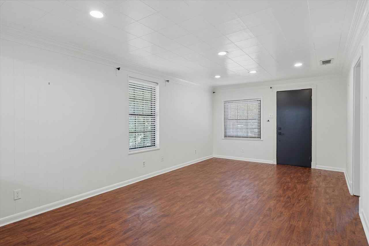 2204 Santa Rita St - Photo 4 of 23
