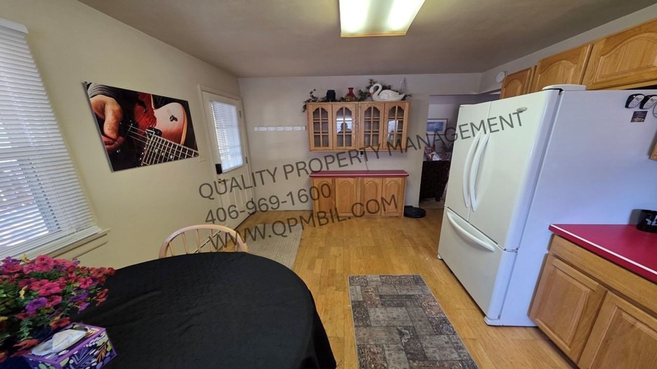 212 Grand Ave - Photo 3 of 11