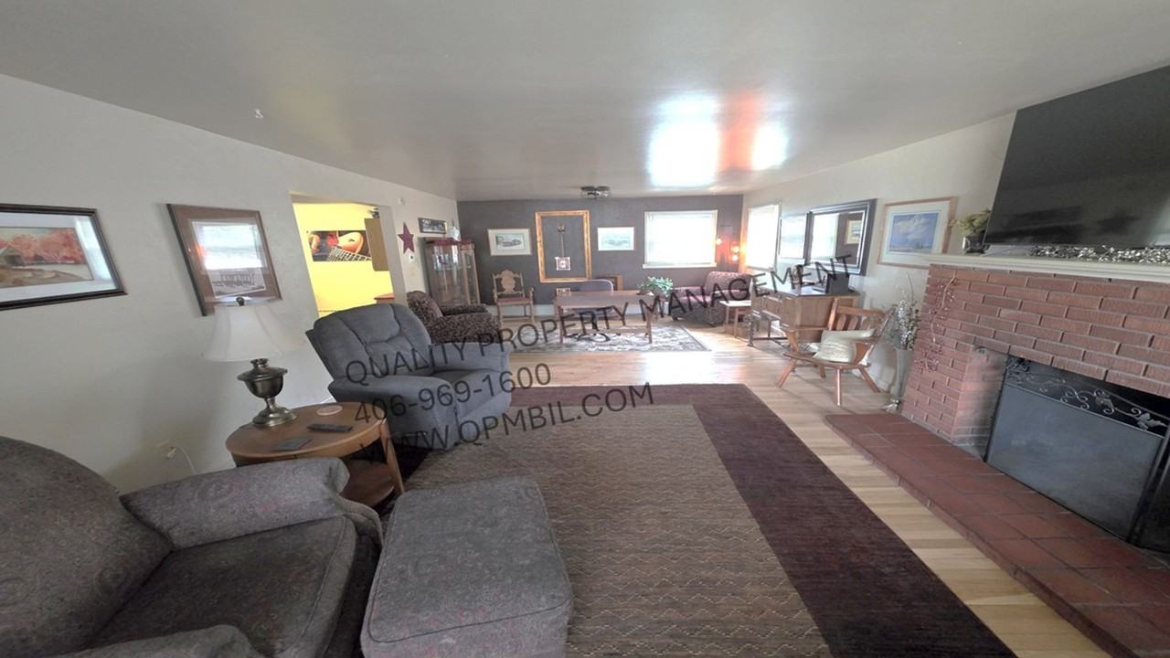 212 Grand Ave - Photo 4 of 11