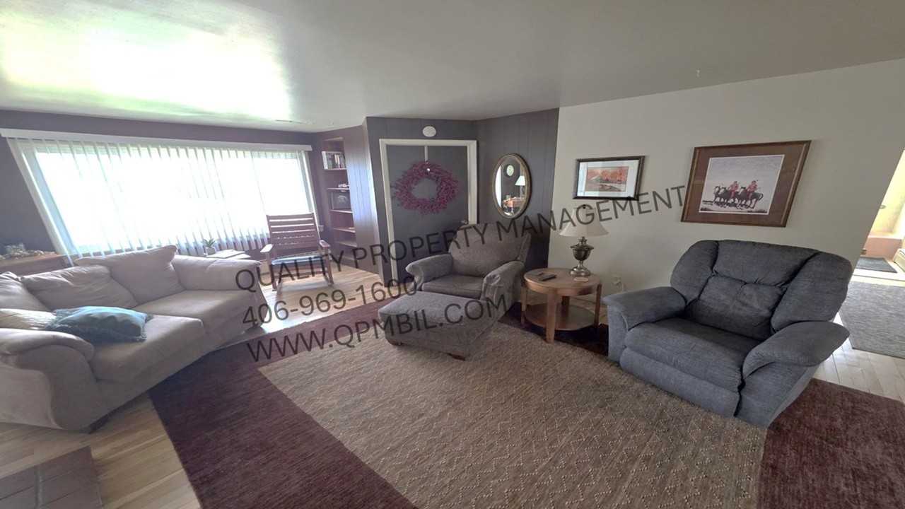 212 Grand Ave - Photo 6 of 11