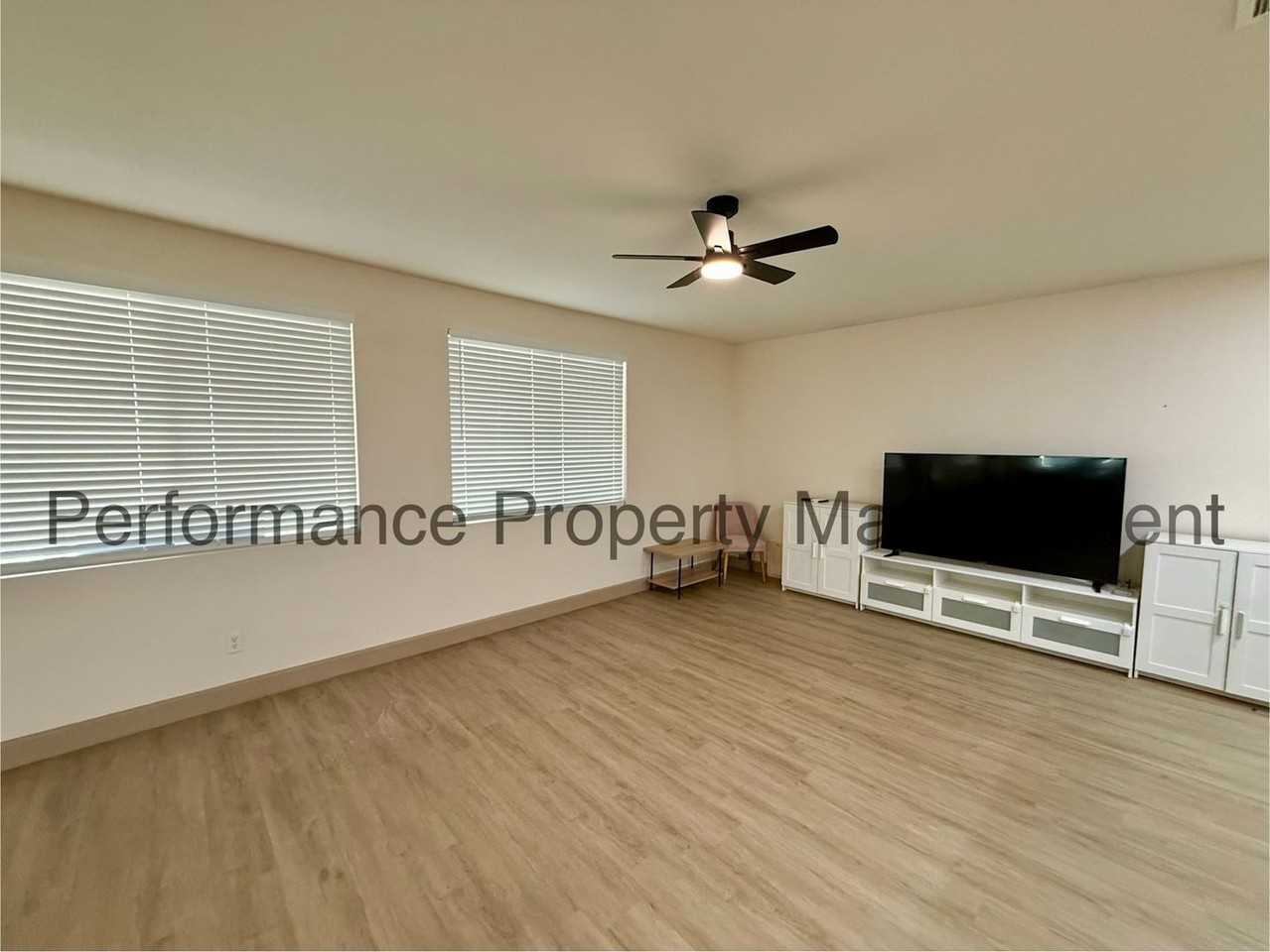 6107 Shasta Daisy Way - Photo 3 of 26