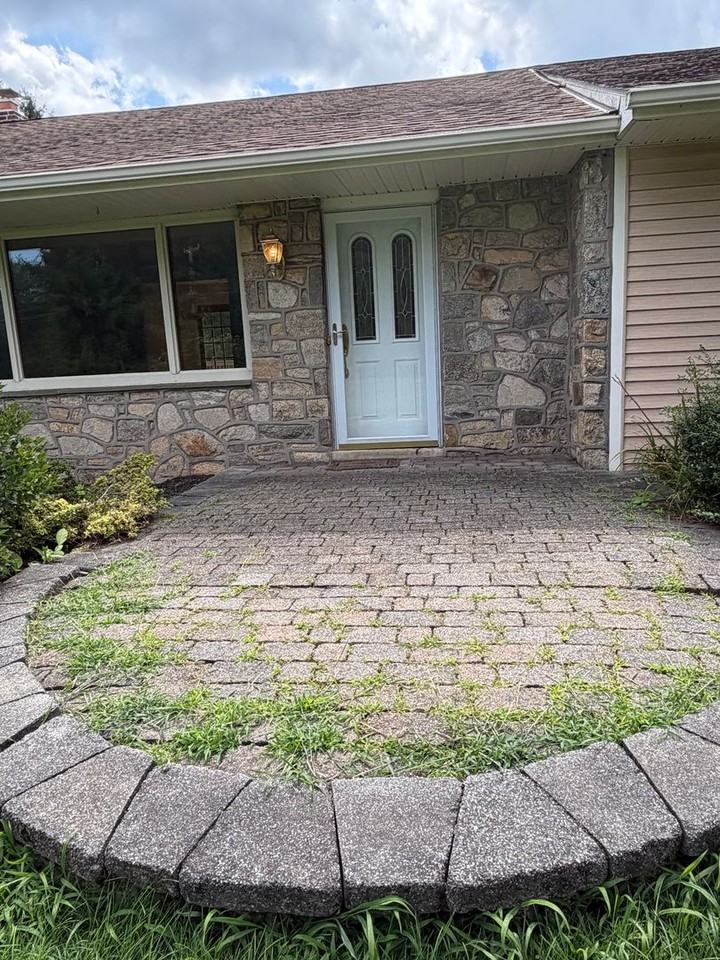 6 Patricia Ln - Photo 2 of 38