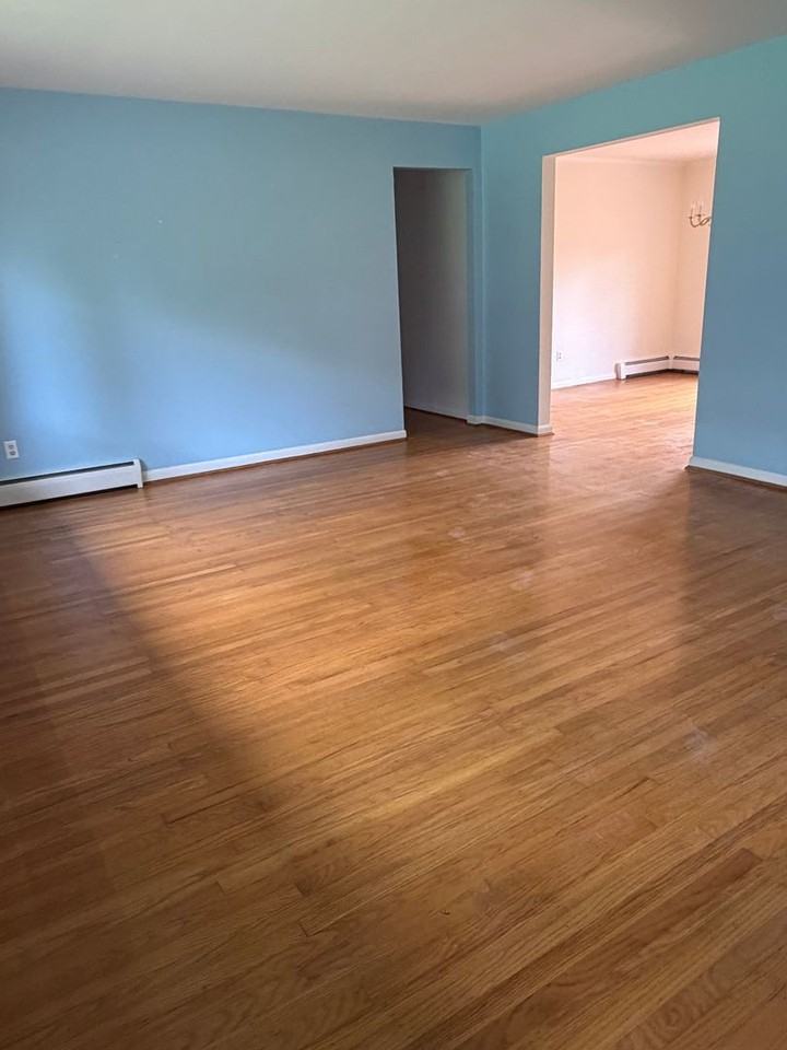 6 Patricia Ln - Photo 4 of 38