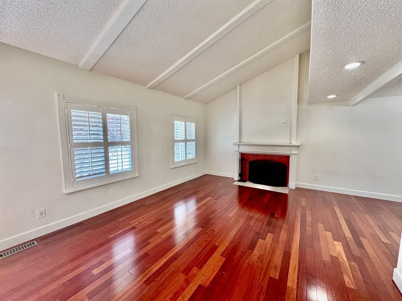 15054 Se Fairwood Blvd - Photo 3 of 18