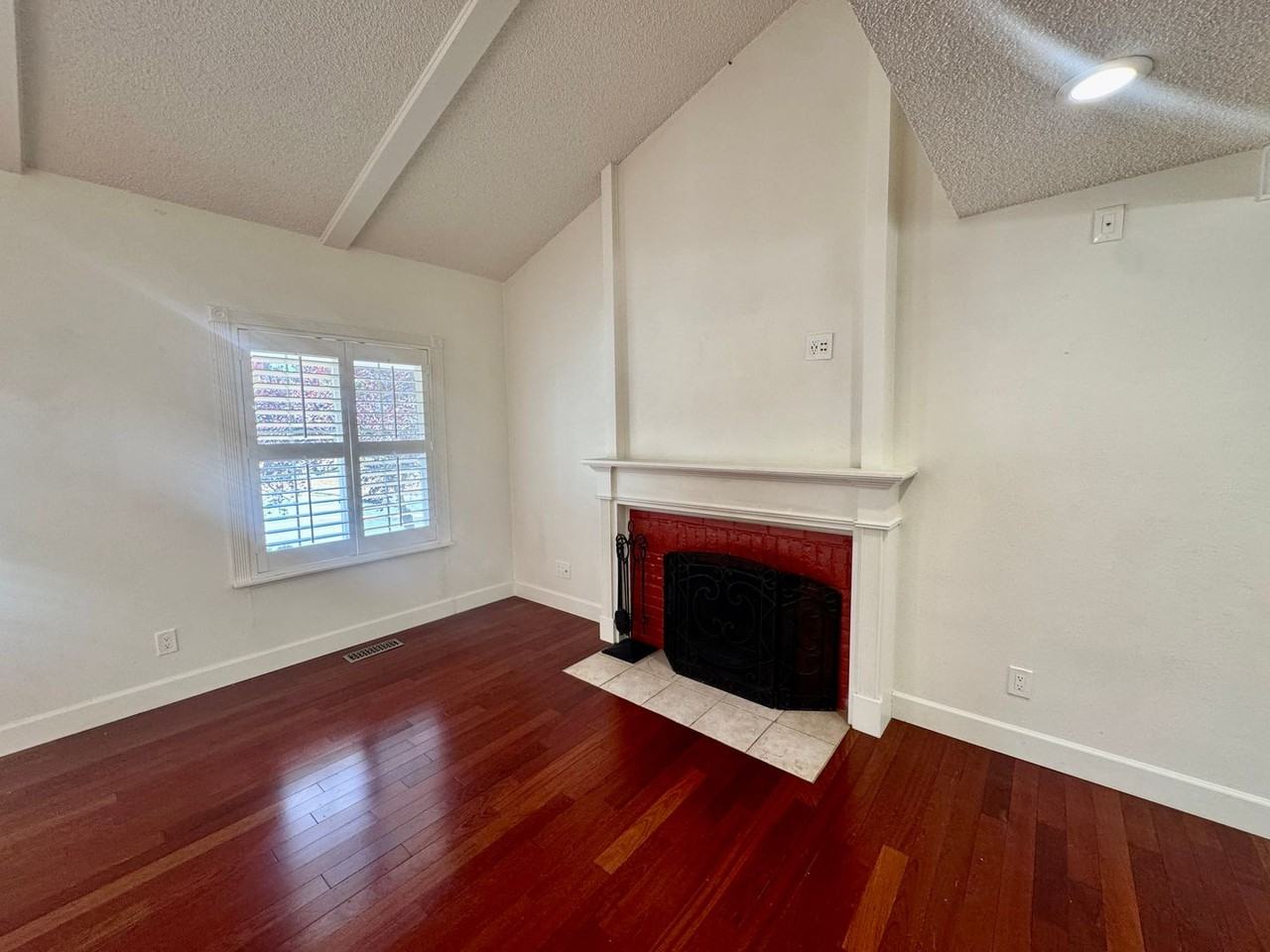 15054 Se Fairwood Blvd - Photo 4 of 18