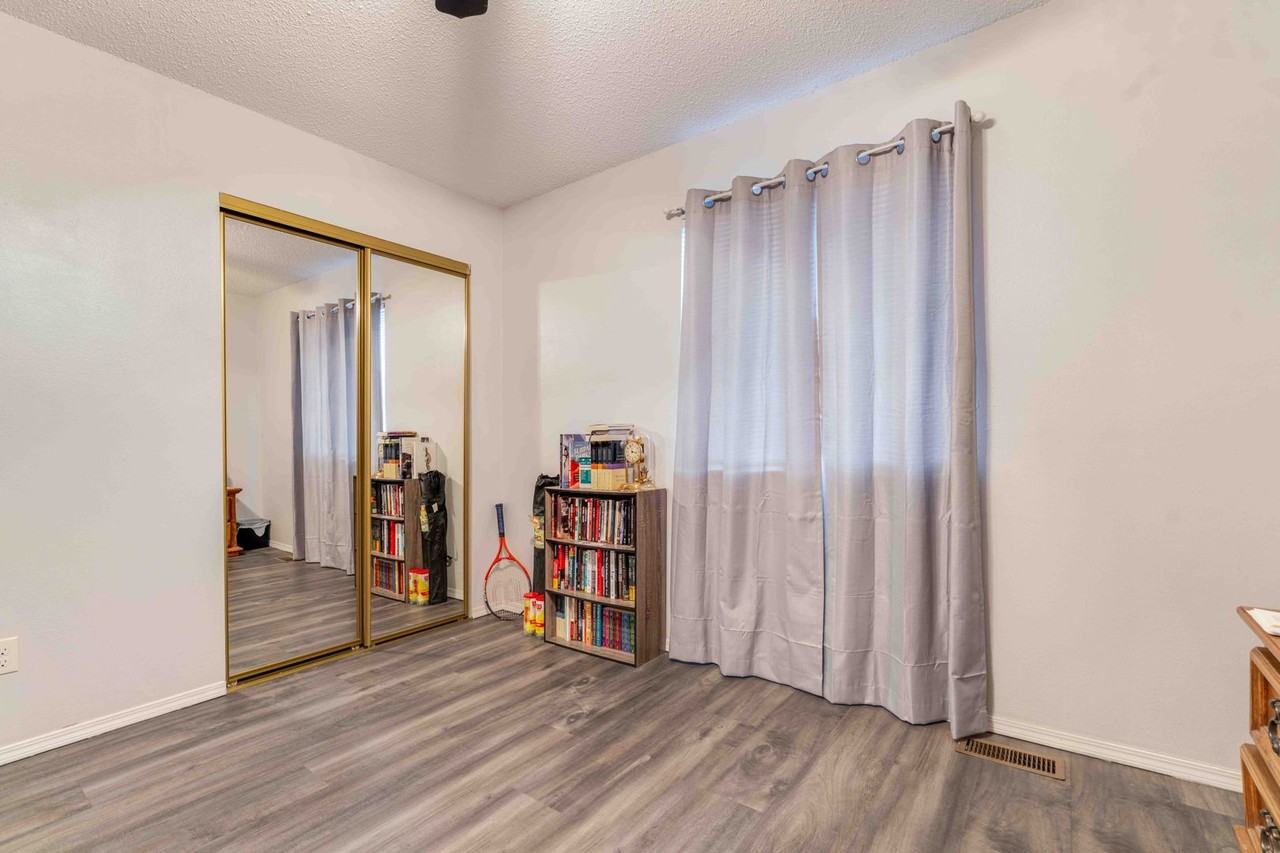 6611 Proud Eagle Ct - Photo 4 of 44