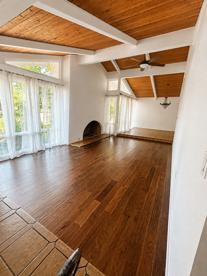 5786 N Woodson Ave - Photo 5 of 17