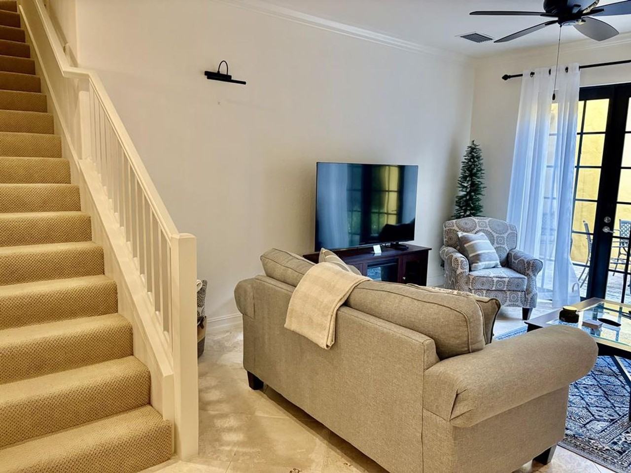 9137 Chula Vista St #12602 - Photo 3 of 18