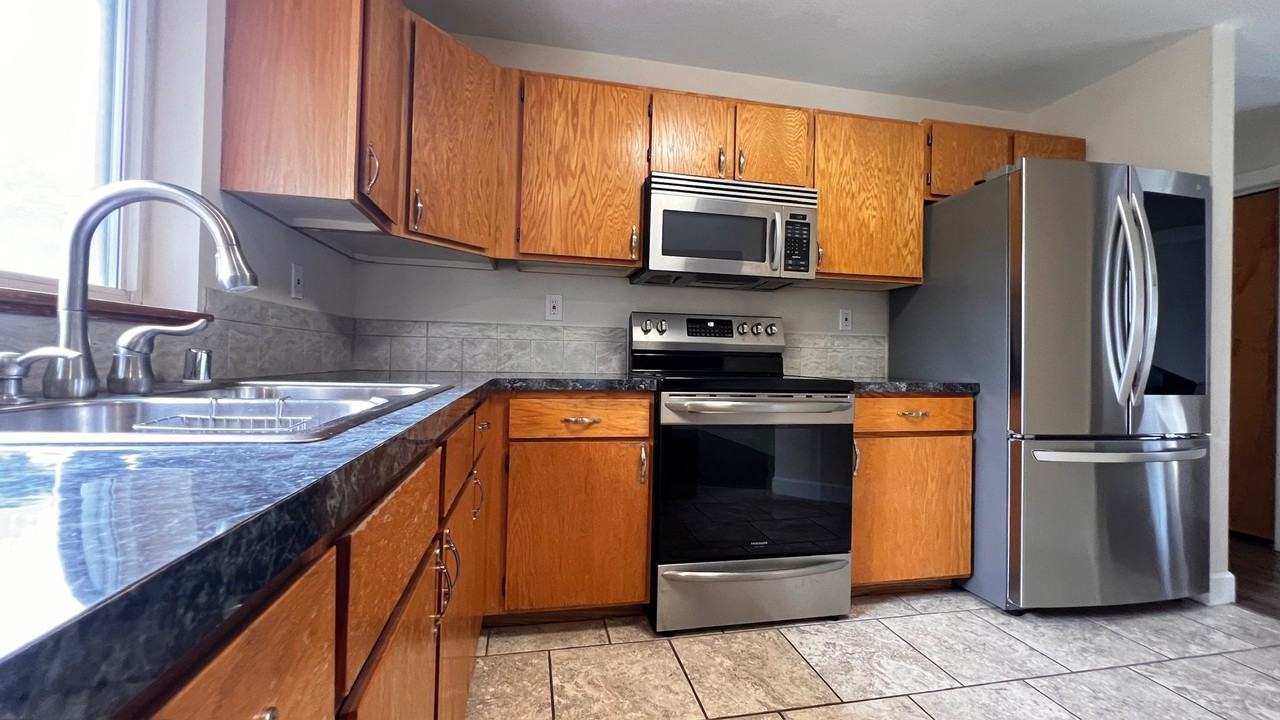 4124 E 32nd Ave - Photo 5 of 28
