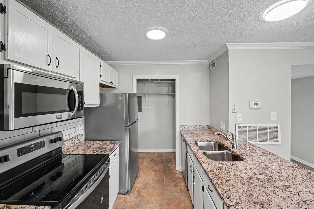 10971 Harrowfield Rd - Photo 4 of 28