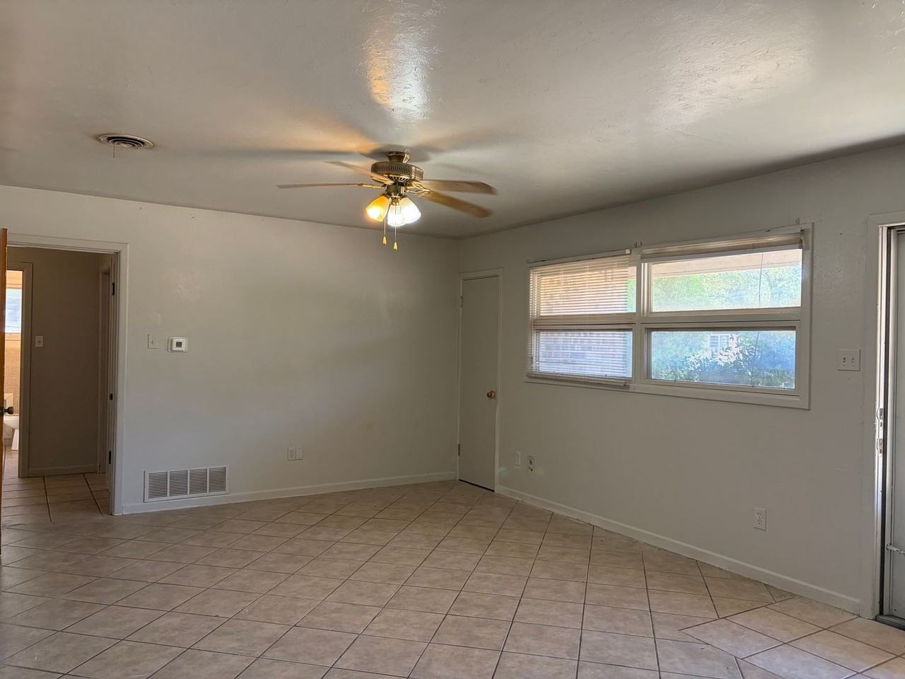 3614 36th St - Photo 5 of 36
