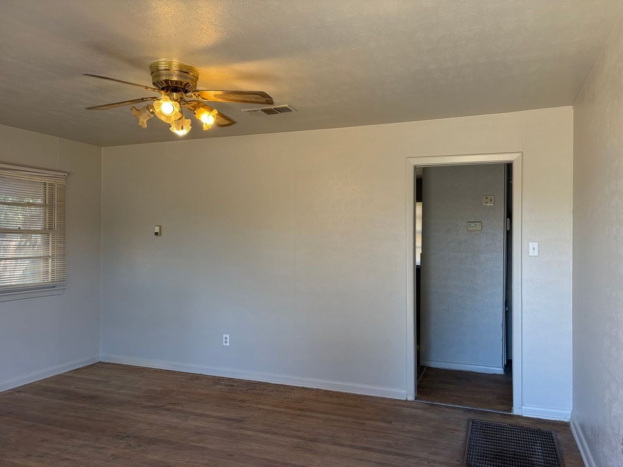 5120 37th St - Photo 3 of 26