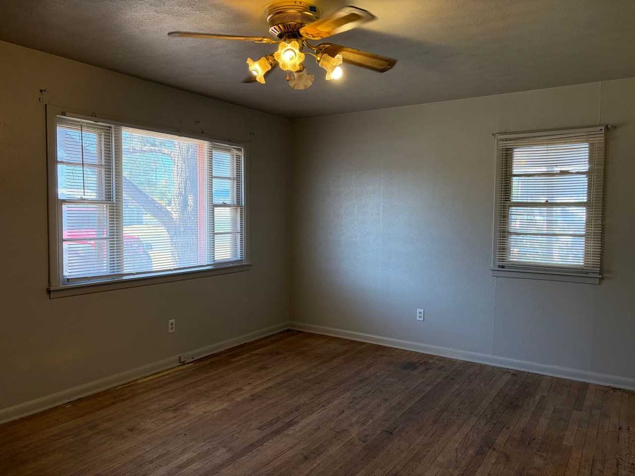 5120 37th St - Photo 5 of 26