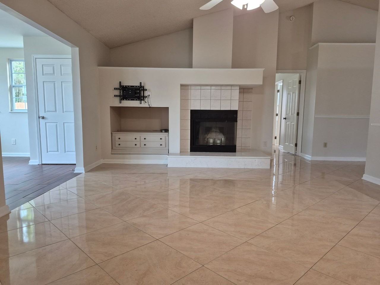 4915 Austrian Ct - Photo 3 of 9