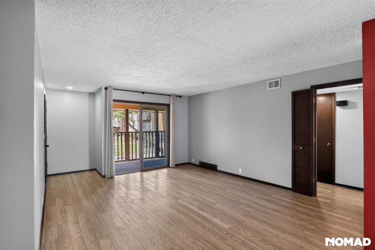410 W 104th St - Photo 2 of 28