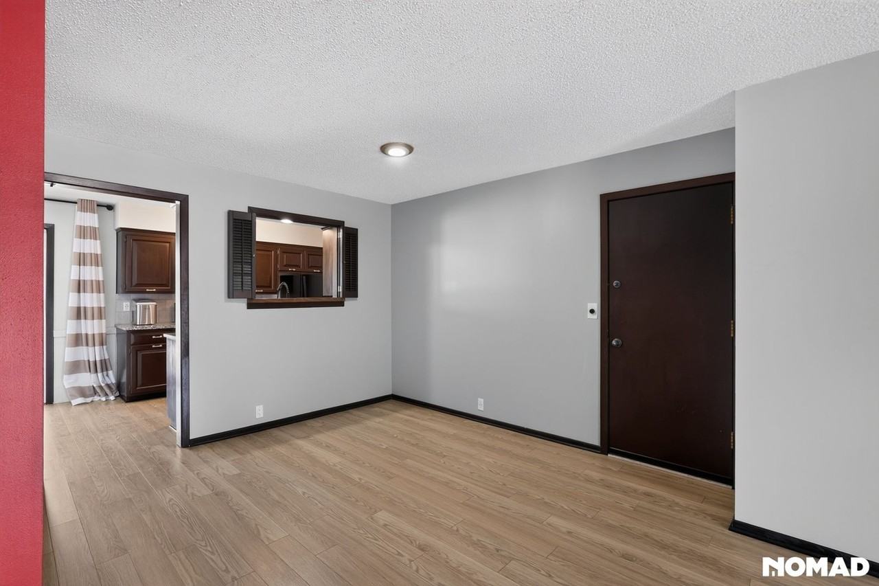 410 W 104th St - Photo 4 of 28