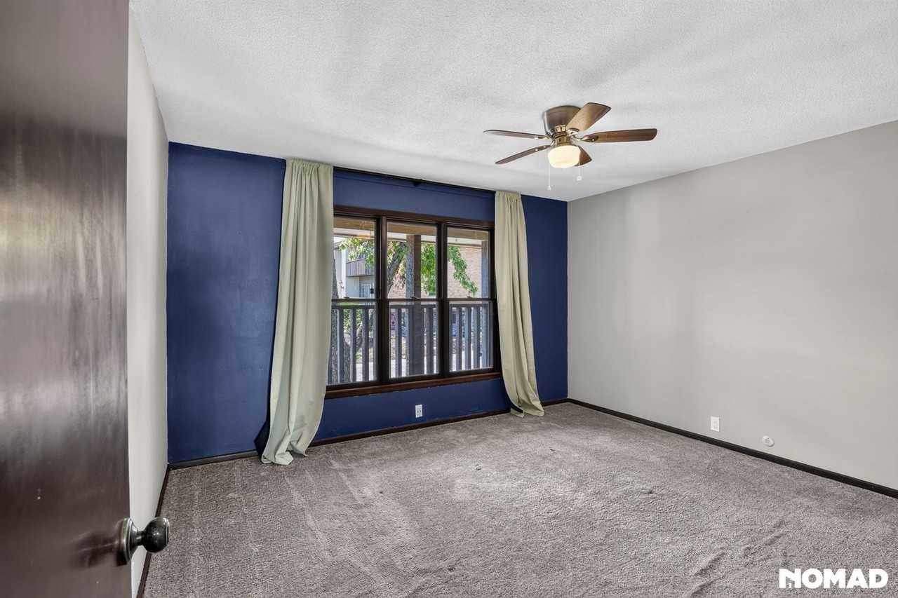 410 W 104th St - Photo 5 of 28