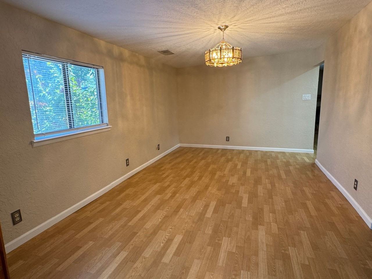 4708 Brookwood St Ne - Photo 6 of 26