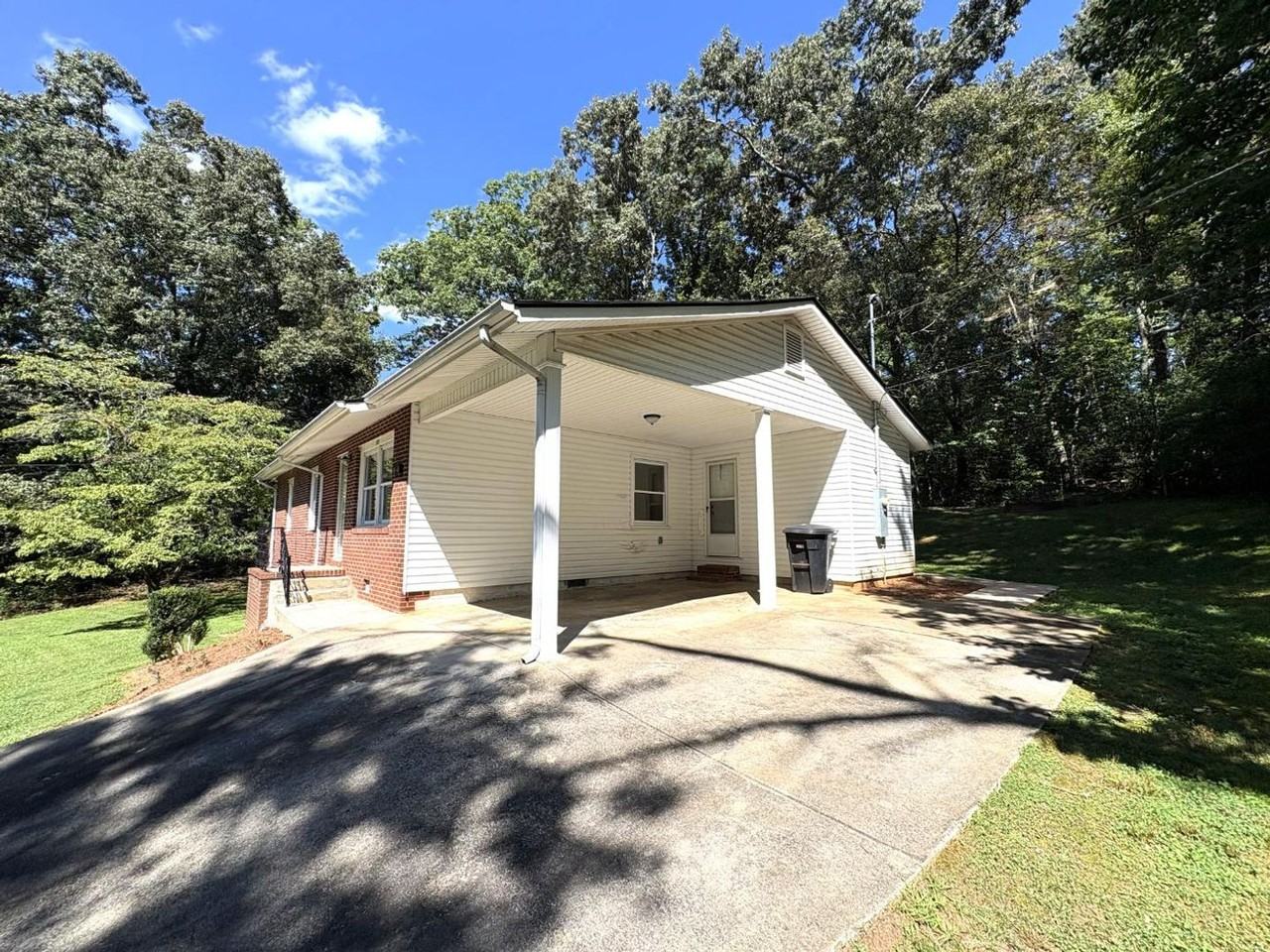 122 Kenimer Cir - Photo 2 of 26