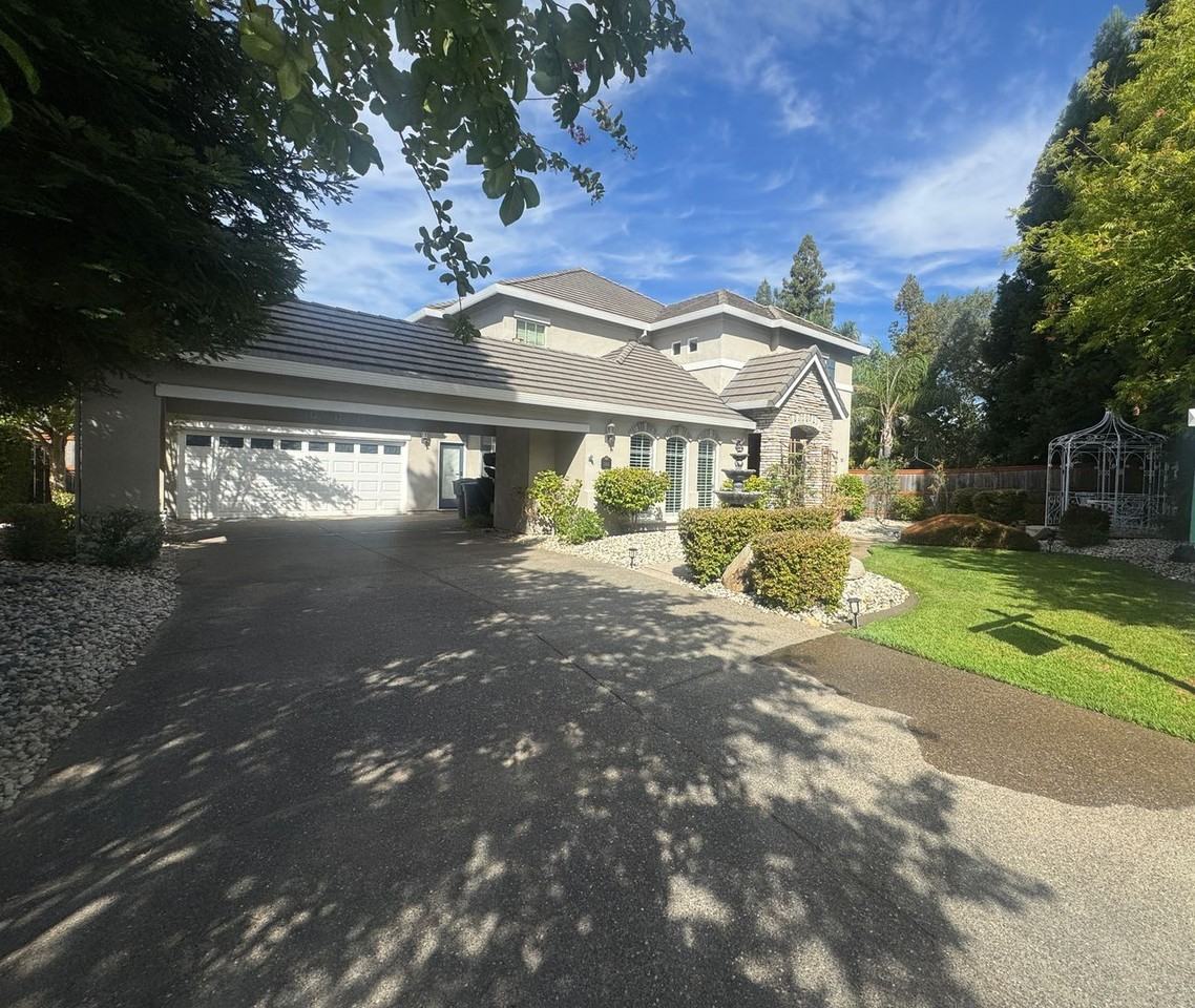 360 Allenwood Ct - Photo 2 of 19