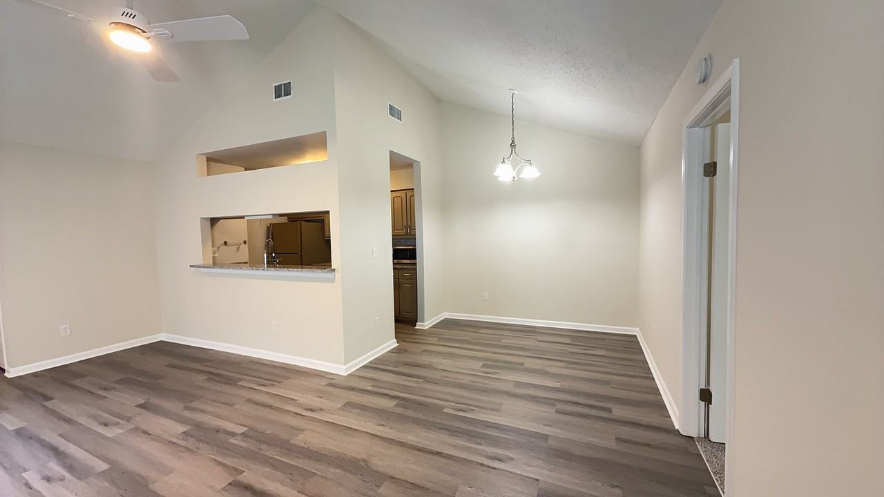 1158 Hillock Xing - Photo 6 of 16